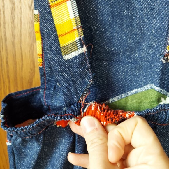 VINTAGE 1960'S/70'S PATTERNED BELL BOTTOM OVERALLS SIZE S~MINOR DAMAGE ON STRAP - Picture 6 of 12